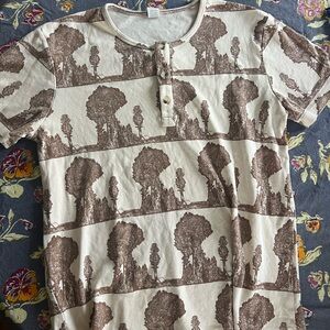 Kate Quinn Cream and Brown Graphic Tee